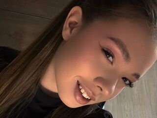 naughty camgirl masturbating with vibrator TessaSun