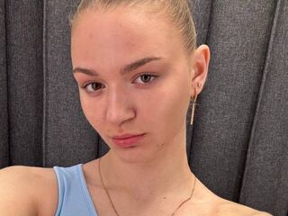 camgirl fingering bald pussy TimothyLapar