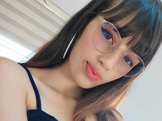 topless webcam girl YiyisMarthin